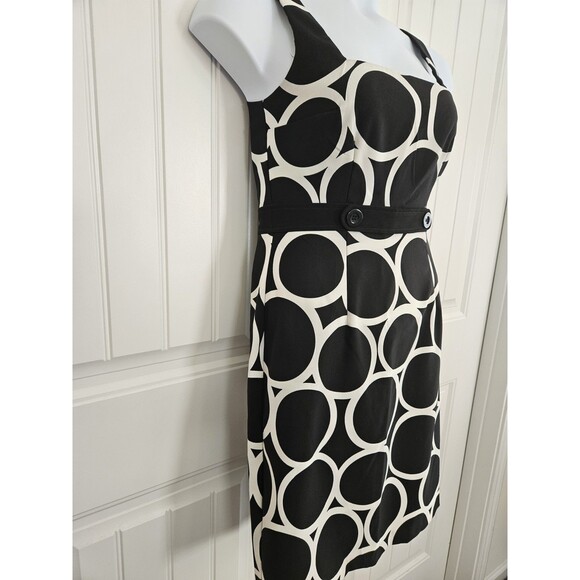 London Times Sheath Dress Size 8 Black & White Geometric circles Faux Belt - Picture 2 of 8